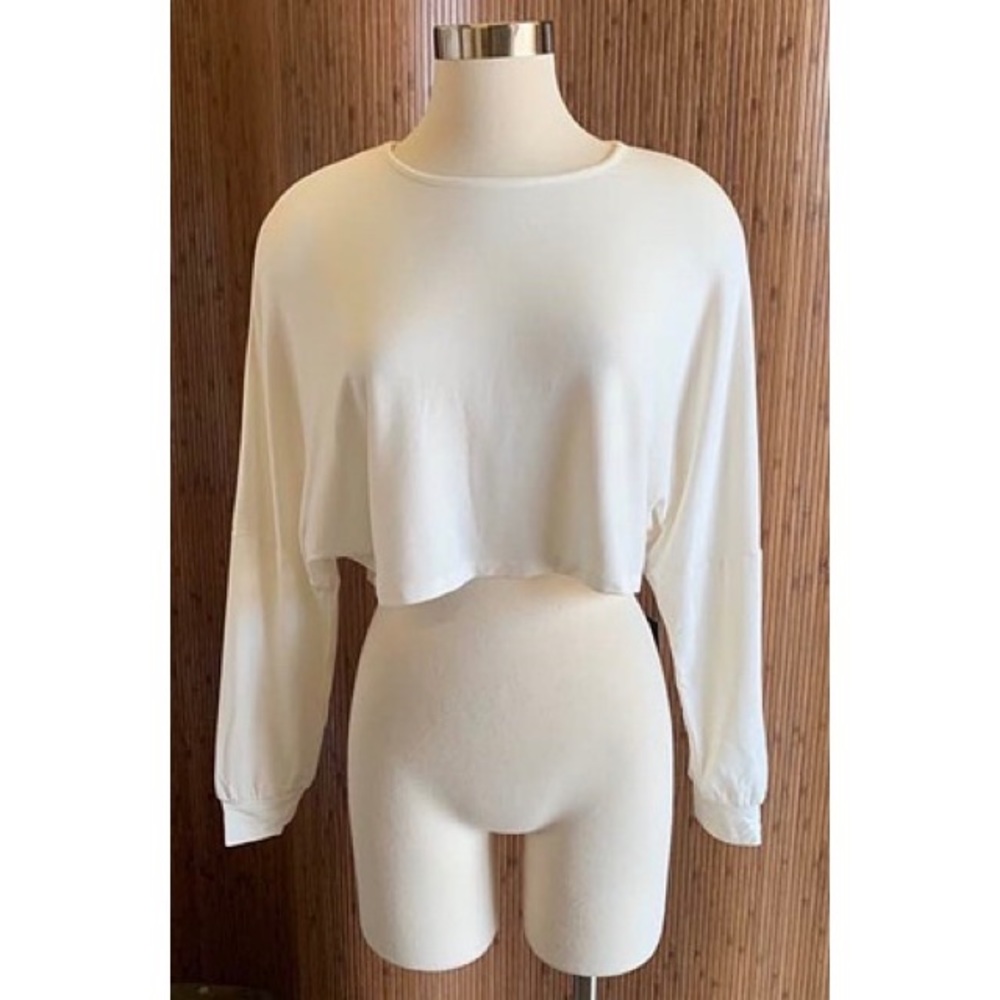 Lulu's Crop Top - Picture 3 of 4